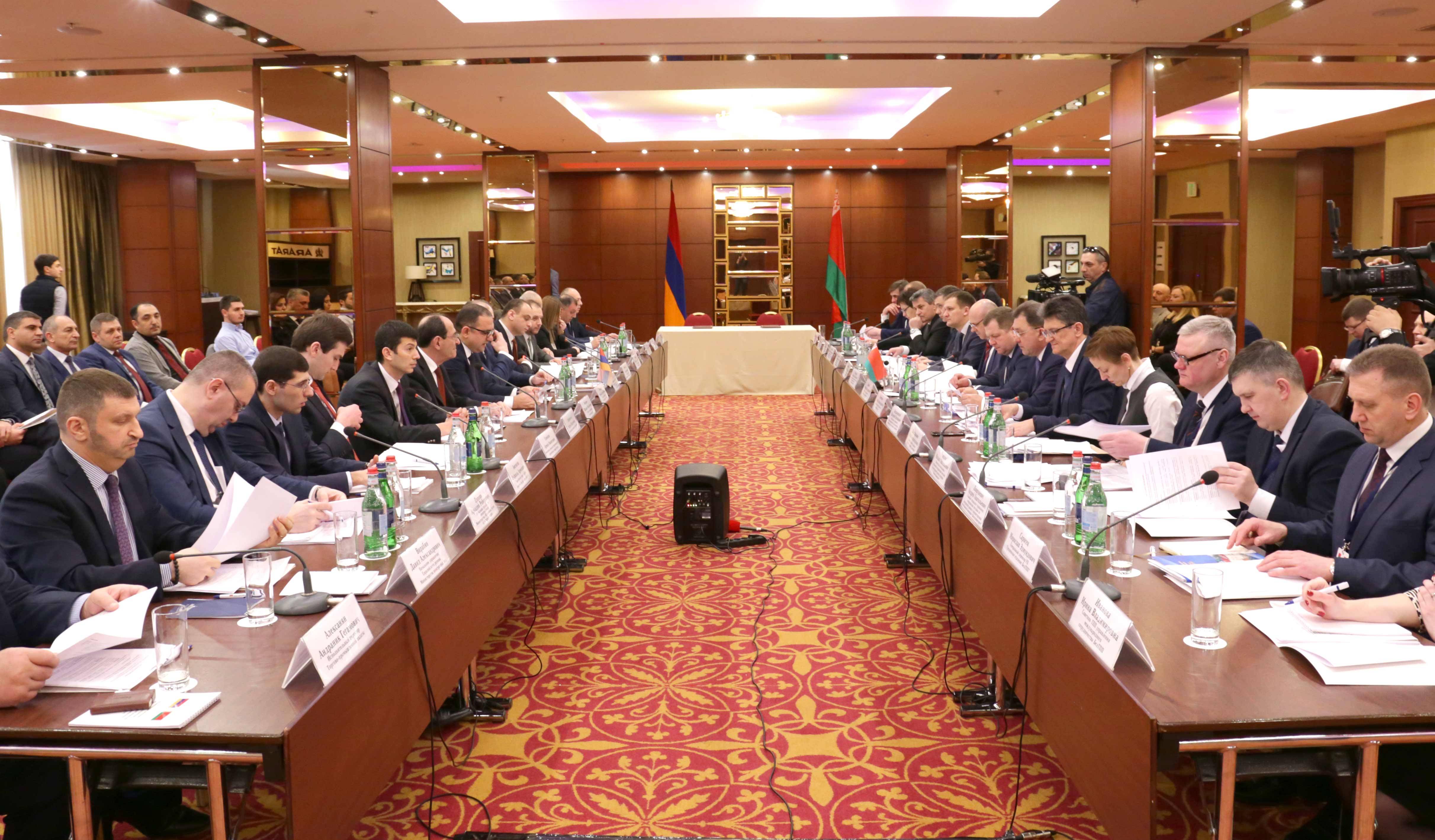 Ամբողջ ալբոմ