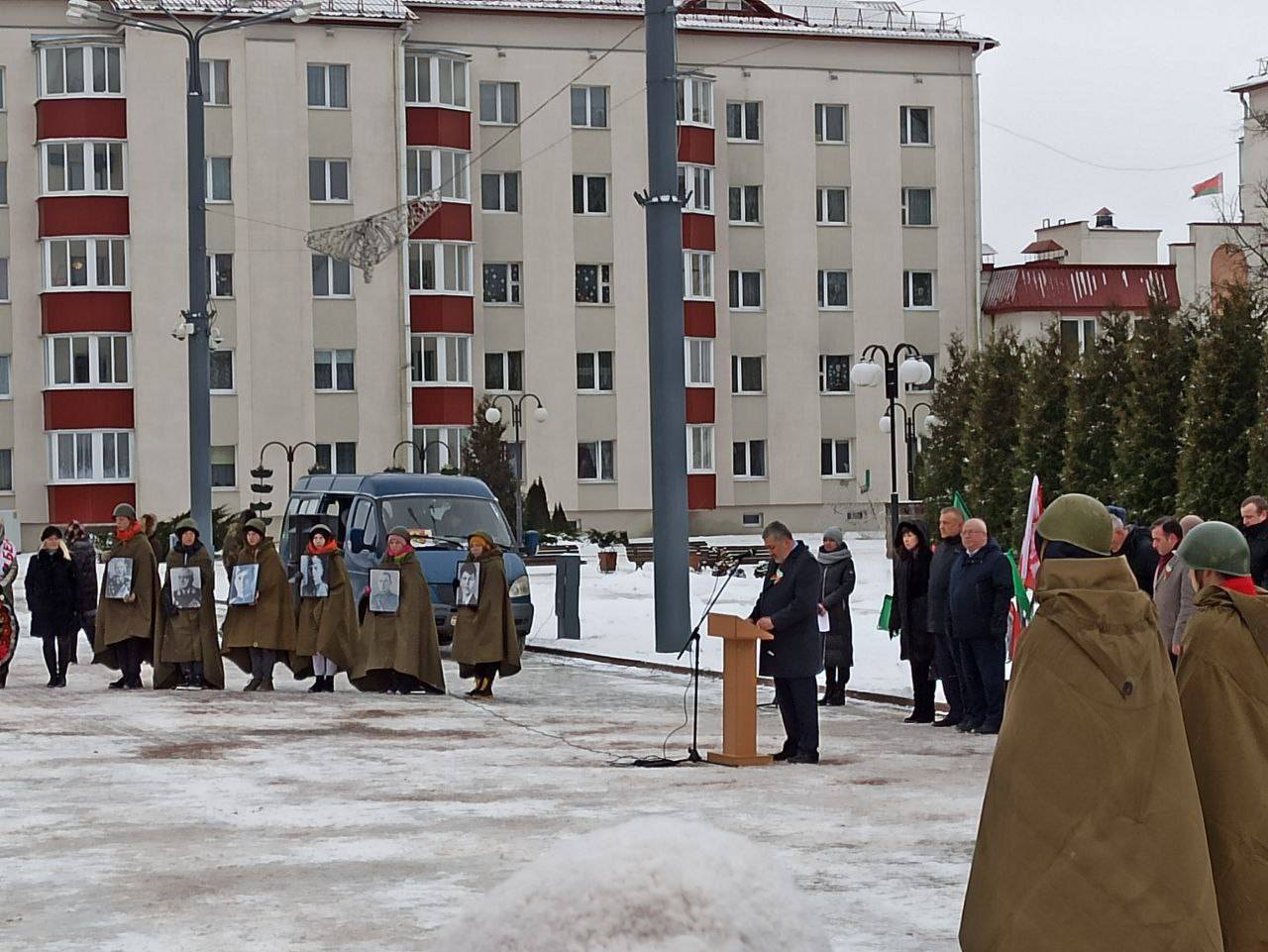 Ամբողջ ալբոմ