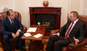ԲՀ ԱԳ նախարար Մակեյին հավատարմագրերի պատճենի հանձնման մասնի